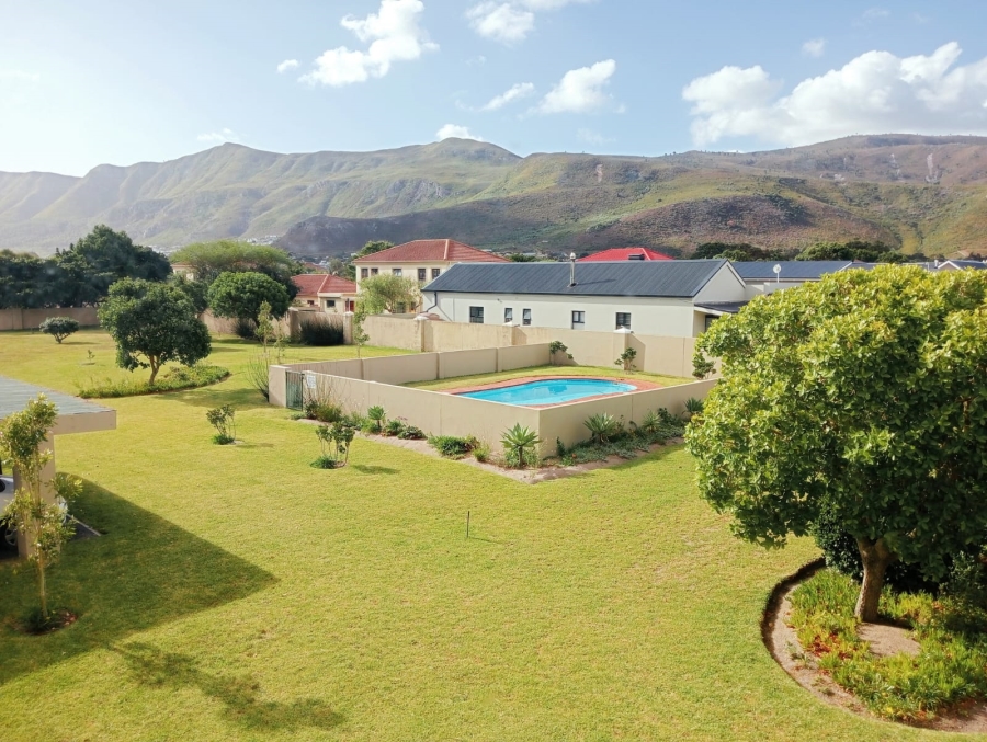 To Let 2 Bedroom Property for Rent in Sandbaai Western Cape